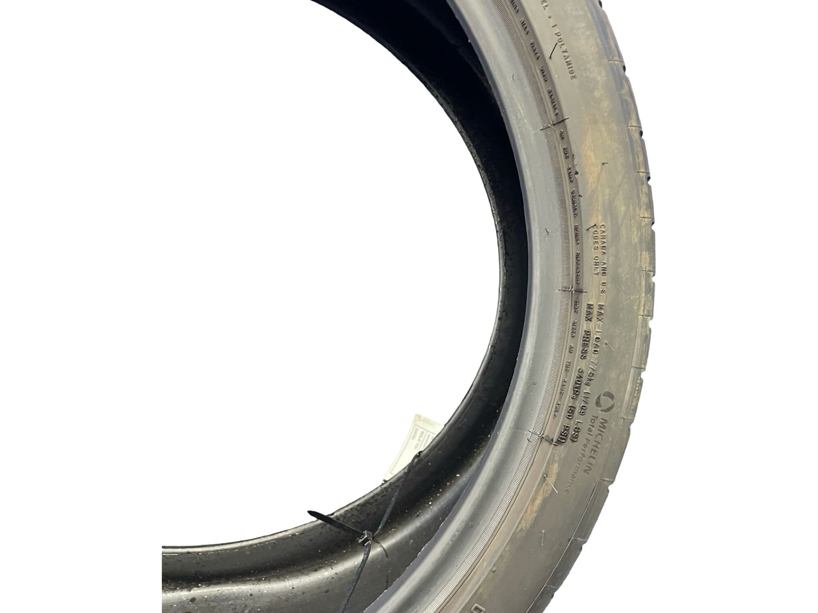 285/30ZR20 99Y MICHELIN PILOT SPORT ALL SEASON 4 6/32NDS DATECODE 3223