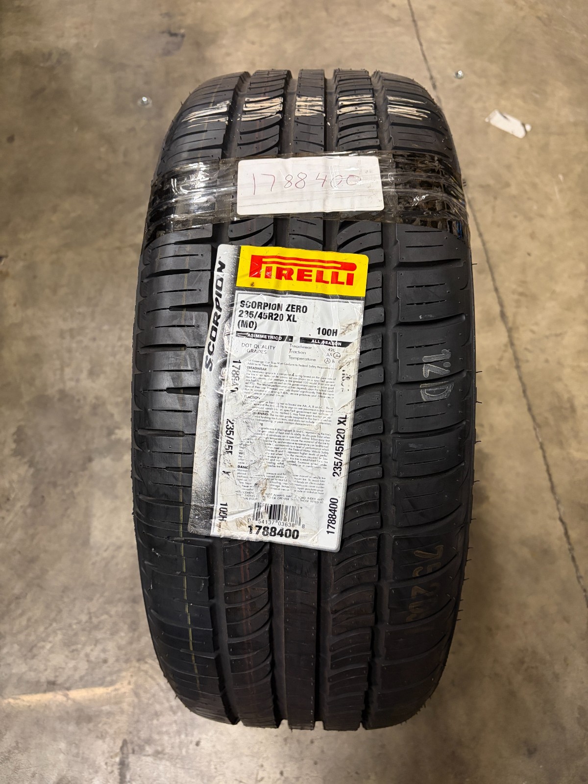 1 Tire Pirelli Scorpion Zero Asimmetrico P235/45/20 100H Summer