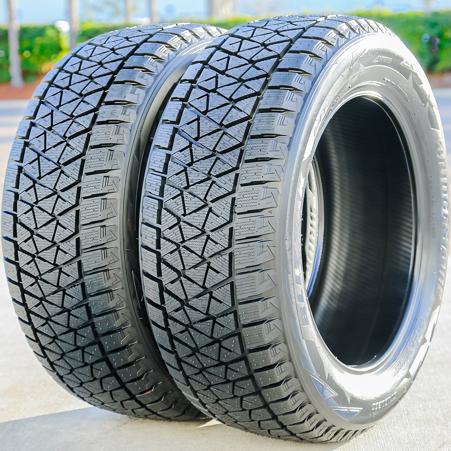 4 Tires Bridgestone Blizzak DM-V2 265/70R16 112R (Studless) Winter TakeOff