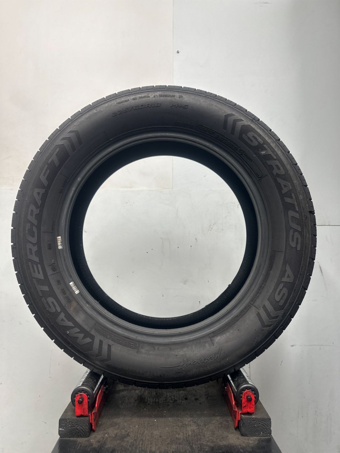 1 Used Mastercraft Stratus AS P225/60R18 2256018 225/60/18 100 H – 8/32