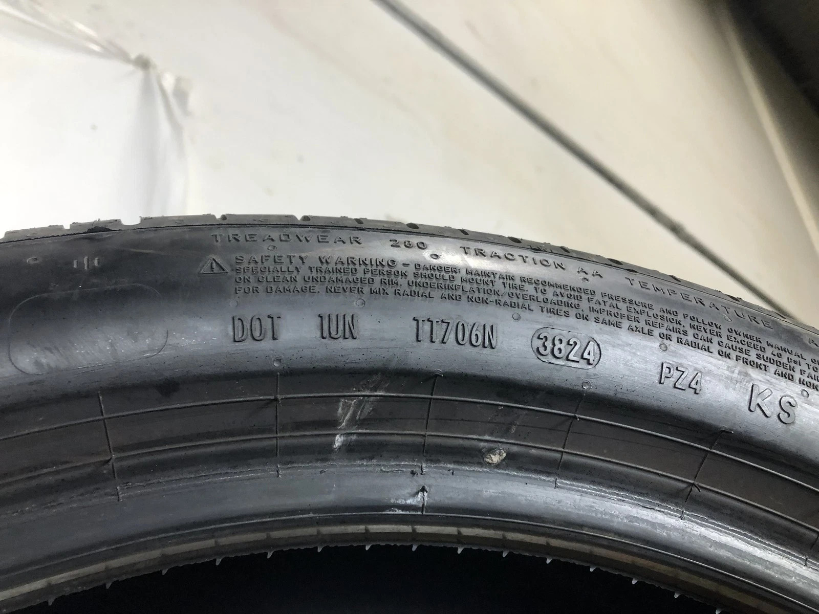 [1] Pirelli P Zero PZ4 Run Flat P315/35R22 315 35 22 Tire 9.0/32