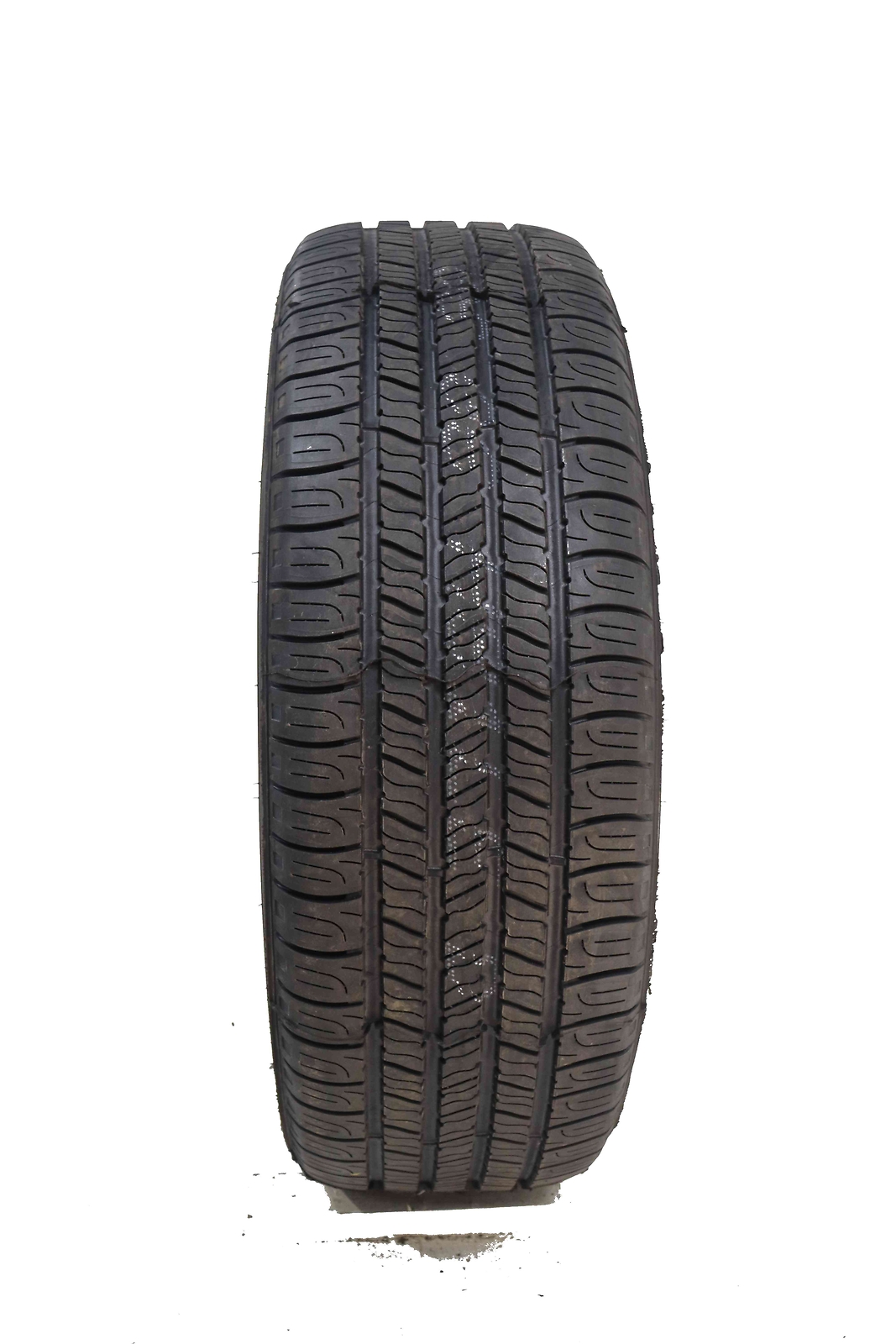 P235/65R17 Goodyear Assurance All-Season 104 T Used 8/32nds