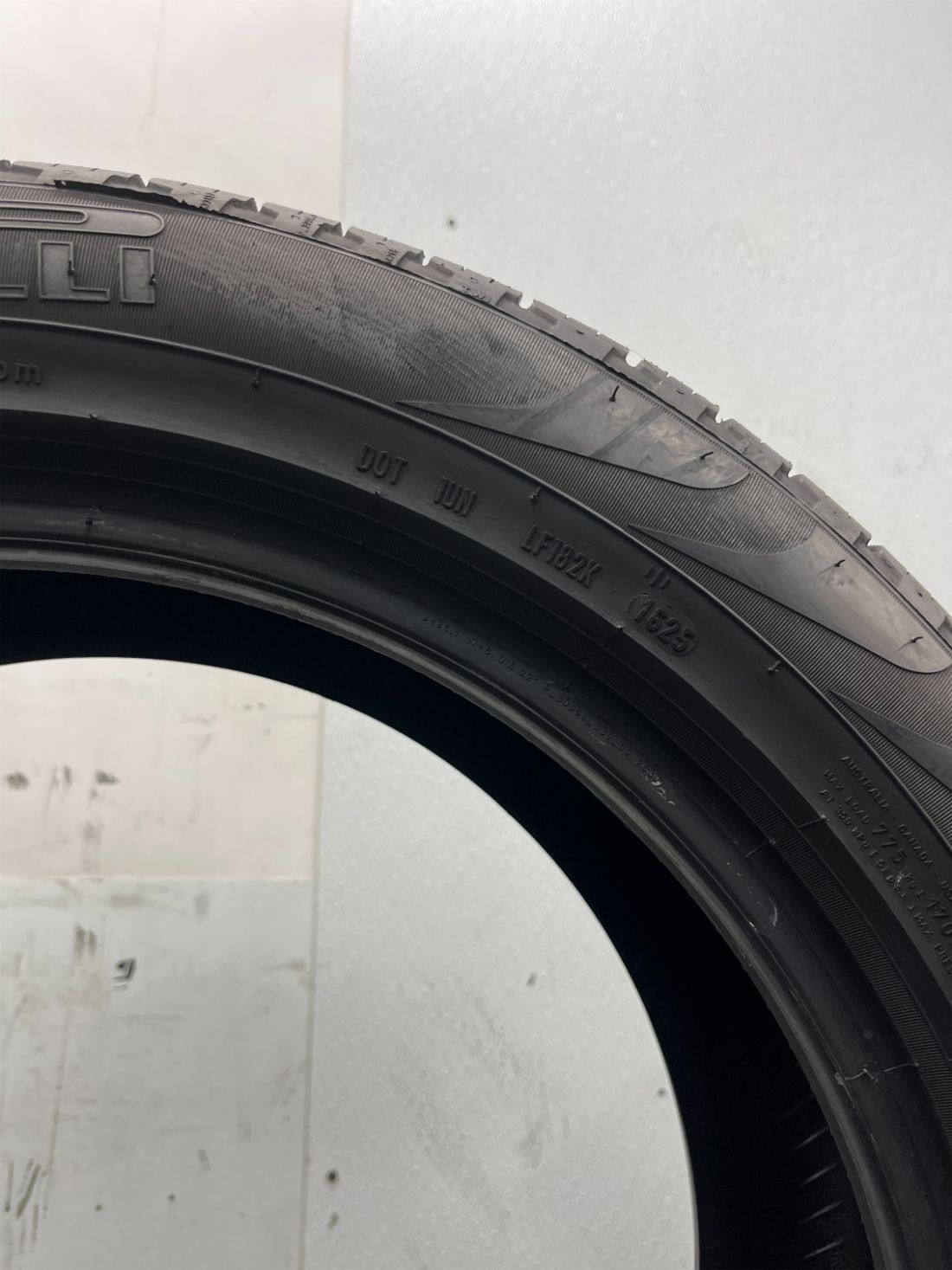 1 Used P235/50R19 Pirelli Scorpion Verde All Season 99 H – 11/32