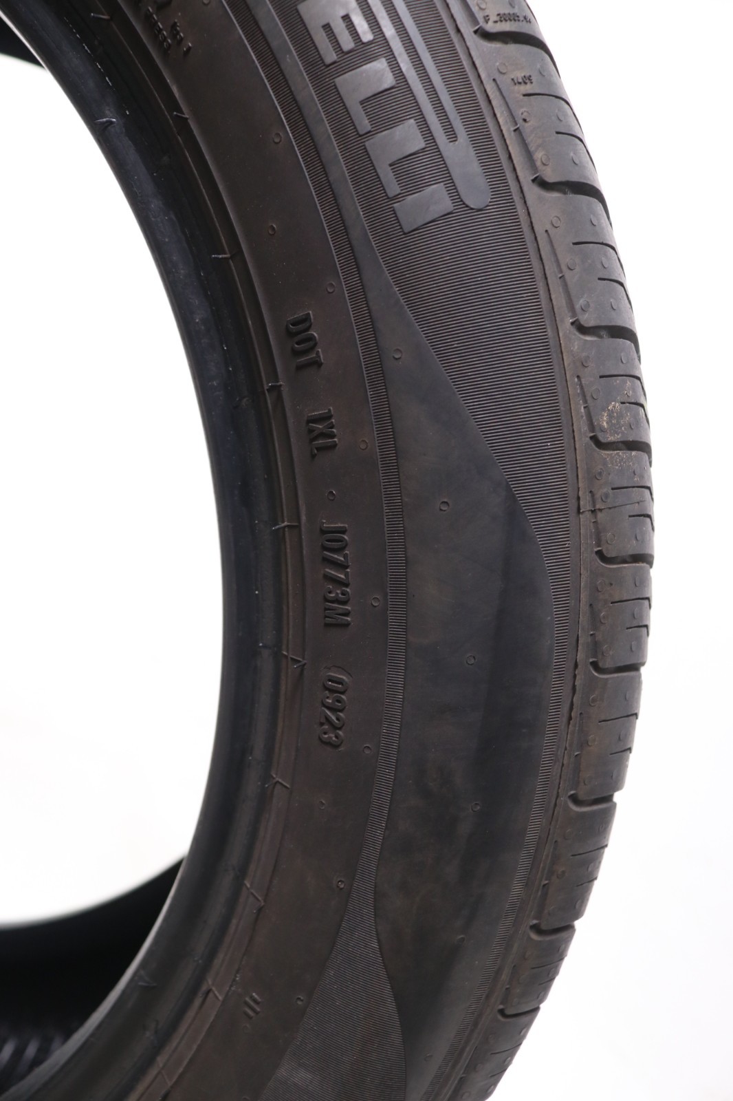 Set of 2 Used 215/55R17 Pirelli P4 Persist AS Plus – 94V – 9-10/32
