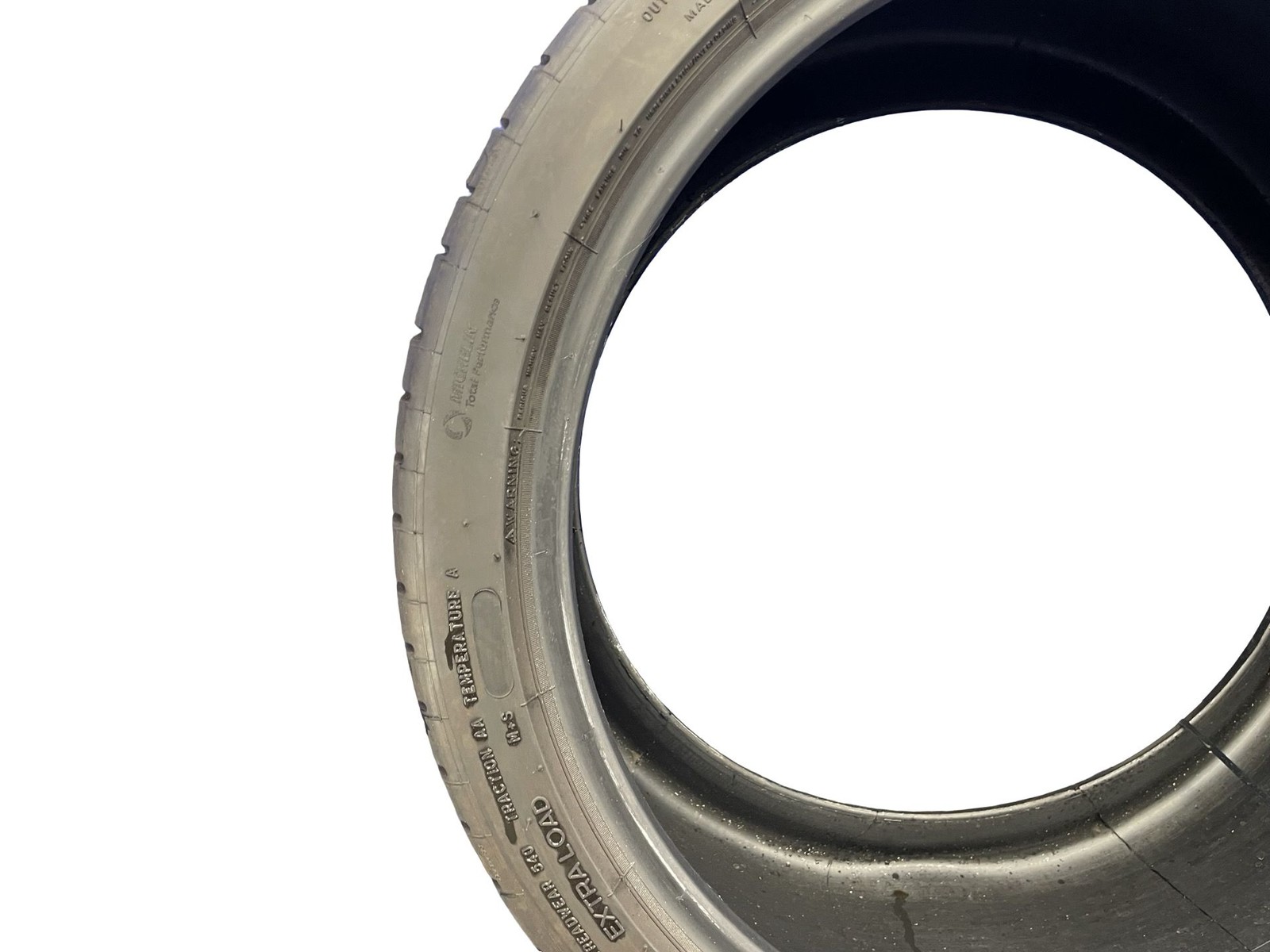 285/30ZR20 99Y MICHELIN PILOT SPORT ALL SEASON 4 6/32NDS DATECODE 3223