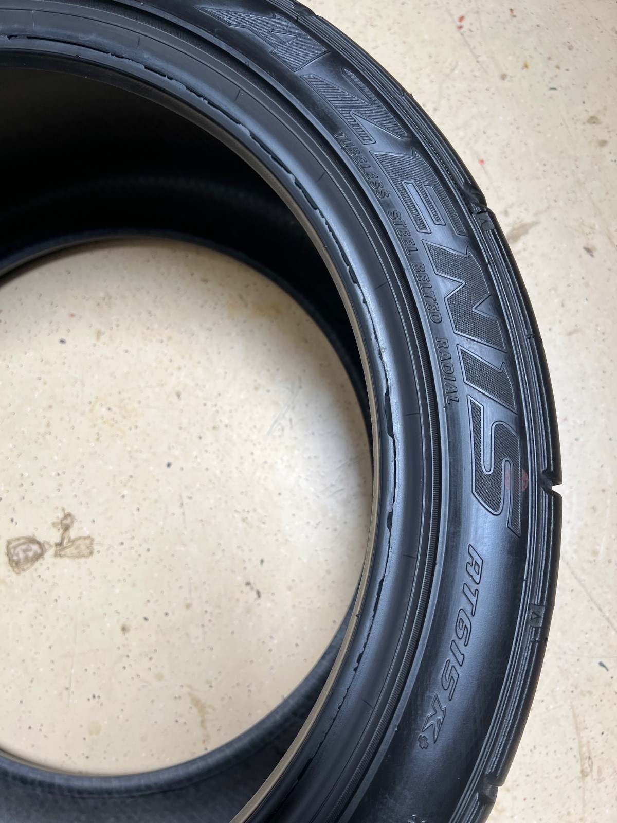 1 – NO REPAIRS 275/35R18 (95W) Falken Azenis RT615K + – 5046