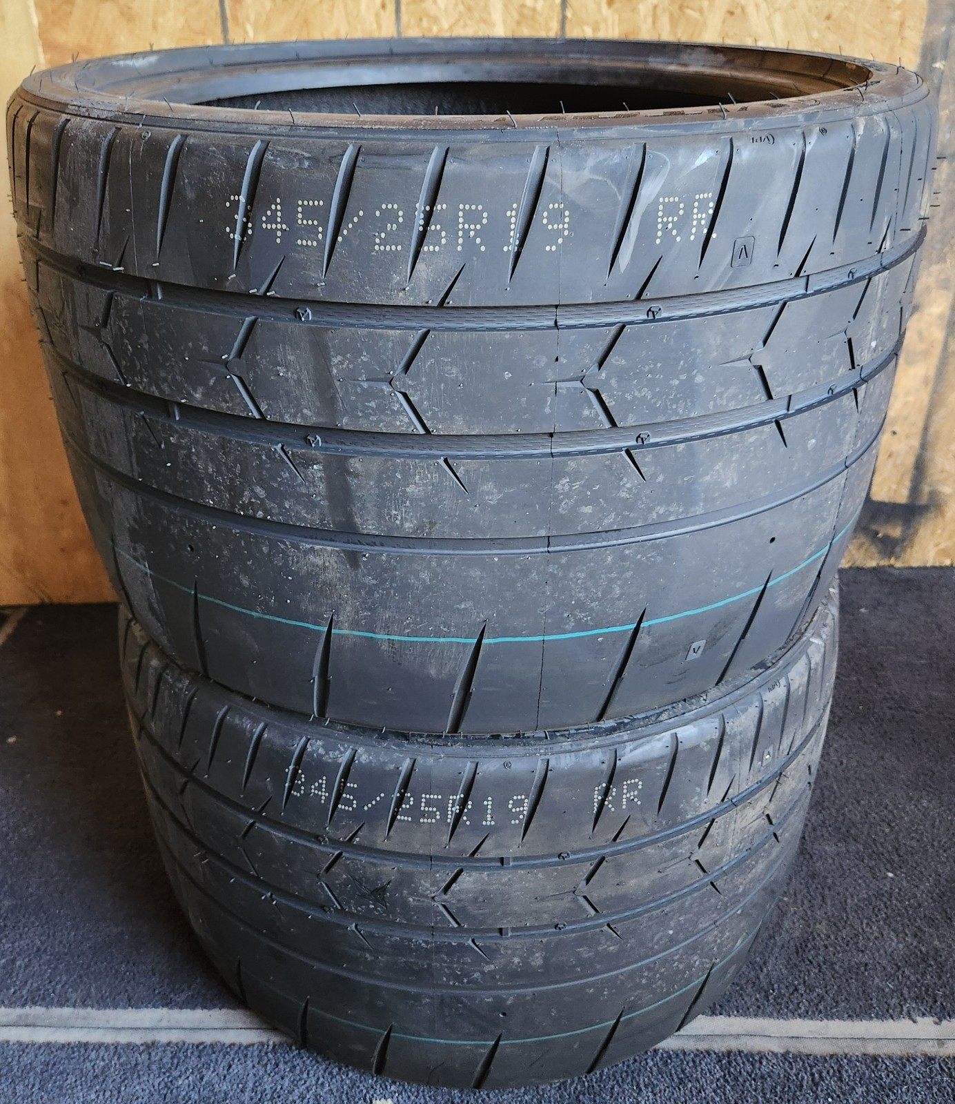 345/25/19 Vitour Tempesta P1 DOT Legal High Performance 200TW Competition Tires