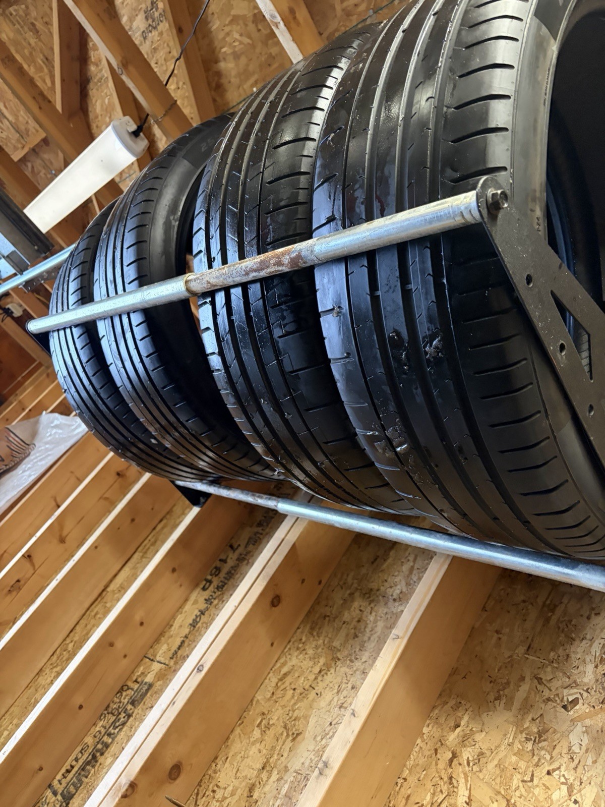 pirelli pzero all season 255/40/22 6/12ths. . 60 Percent Left