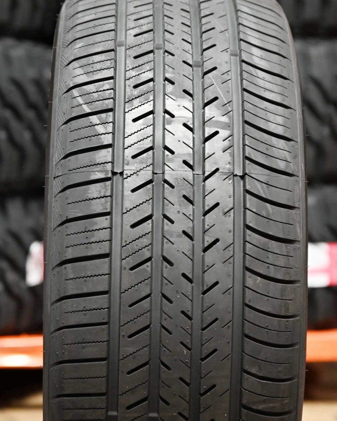 2 NEW ATLAS FORCE UHP 225/40R18 92Y 2254018 R18