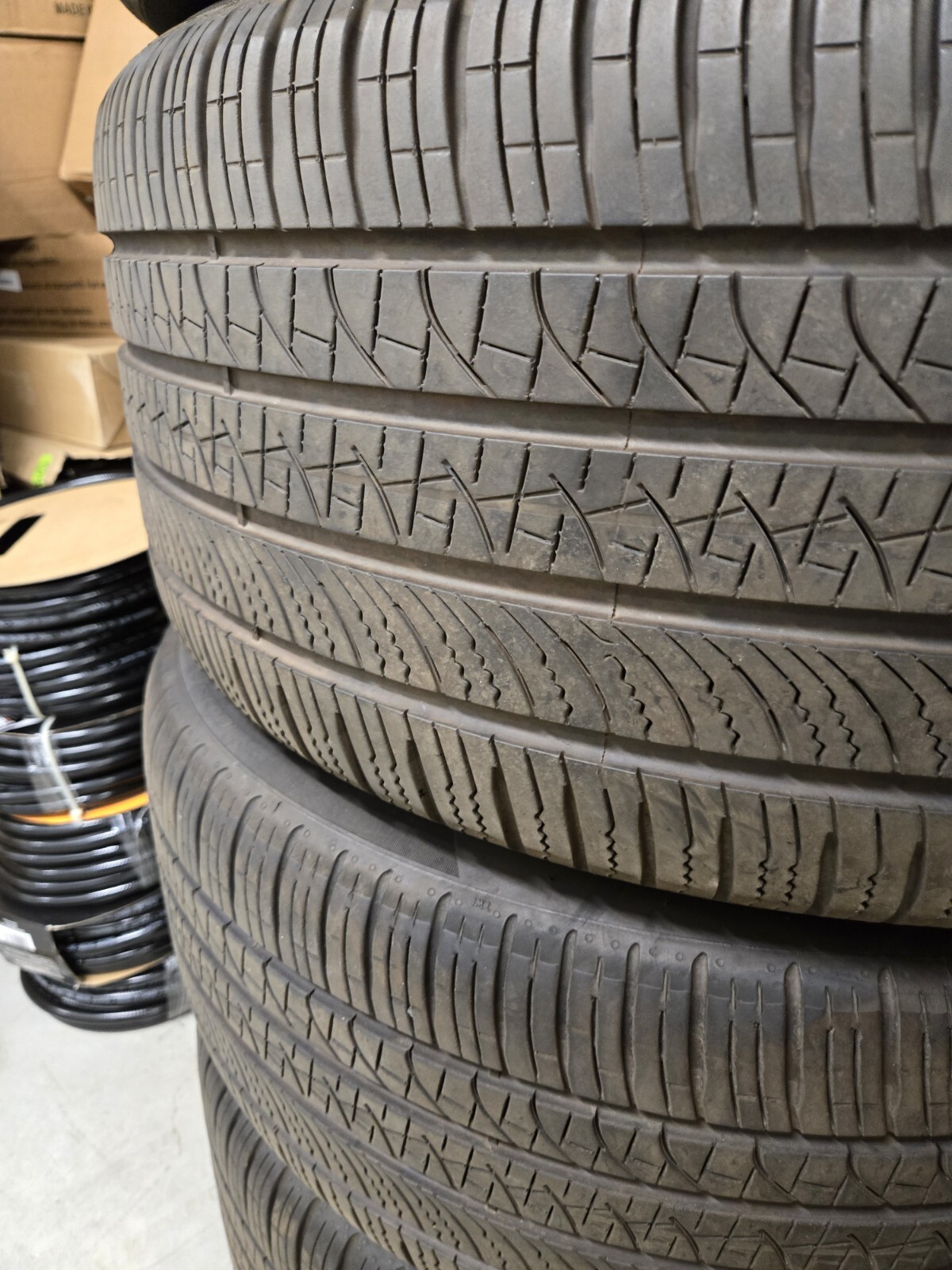 Single Pirelli Tire P Zero PZ4 285/40R20XL 105Y BSW (Rear Tire)