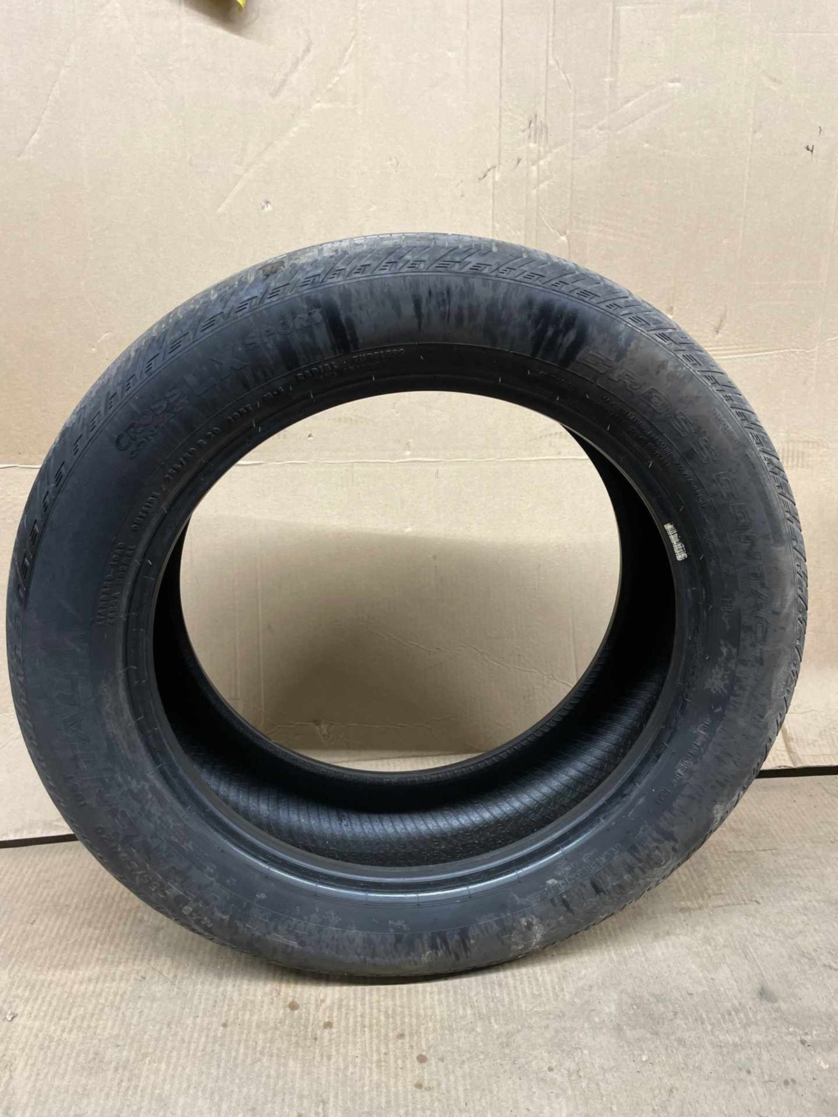 (A) CONTINENTAL CROSS CONTACT LX SPORT 255/50R20 105T DOT 1323 8/32NDS