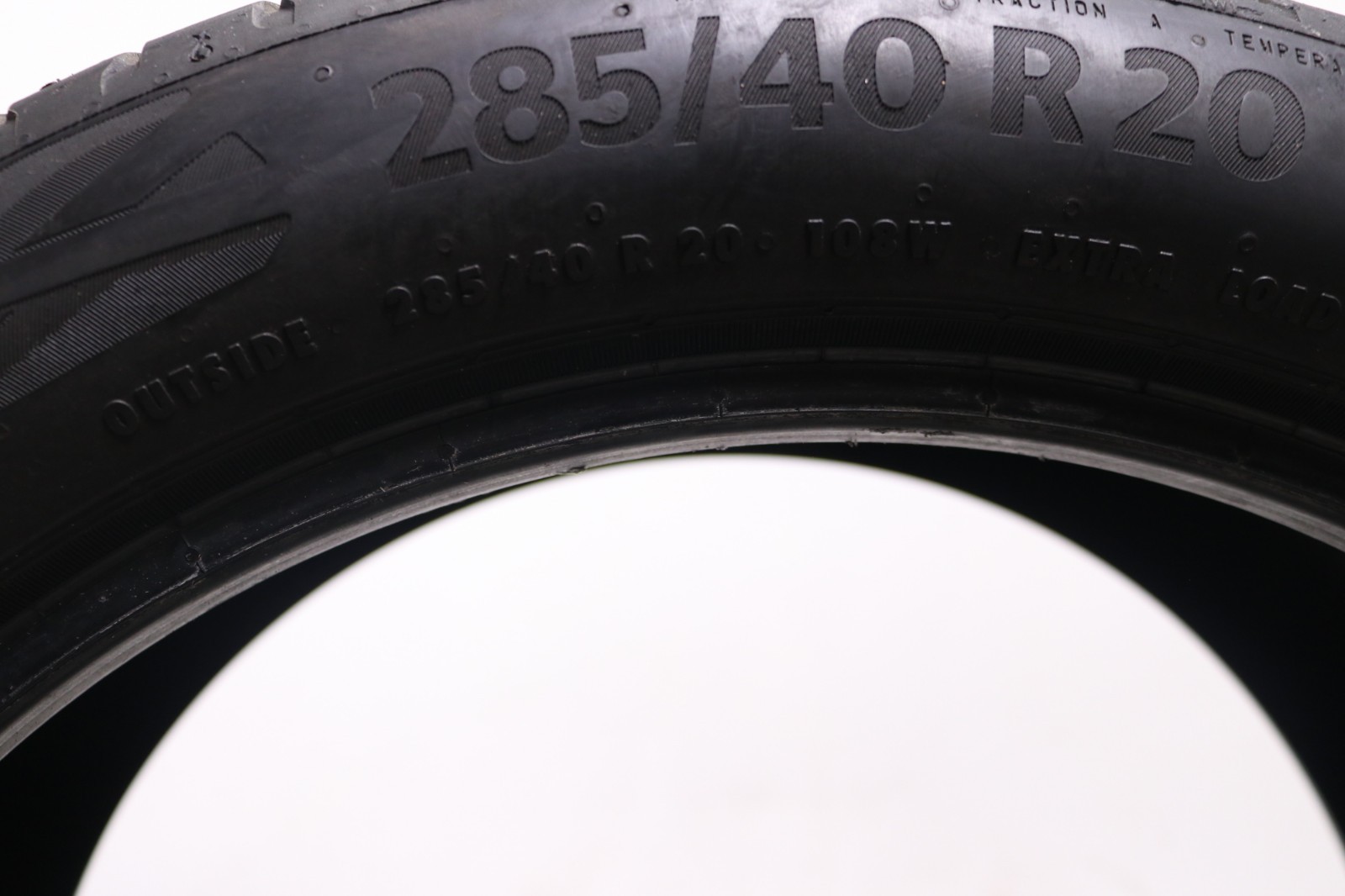 Set of 2 Used 285/40R20 Continental EcoContact 6Q MO – 108W – 6.5-7/32