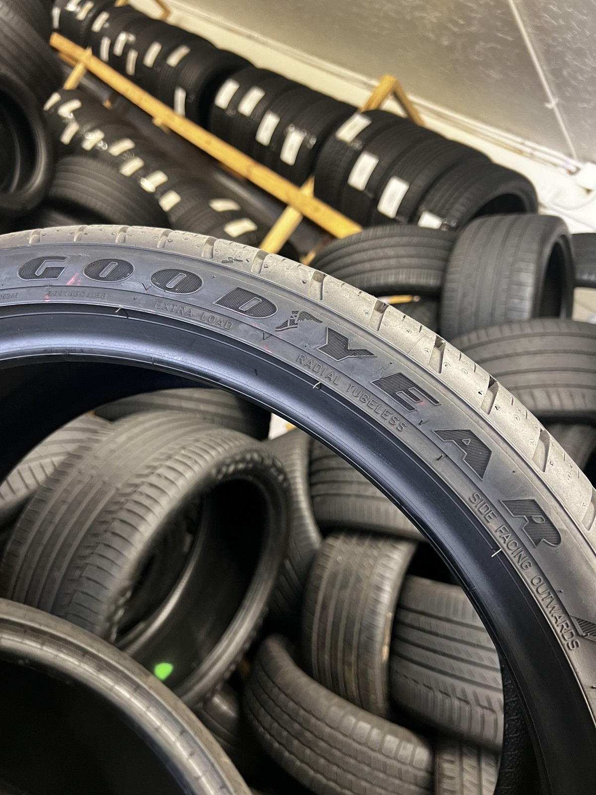 1 Tire Goodyear Eagle Sport AO SoundComfort 265/35R21 101H DOT.0623 9.25/32