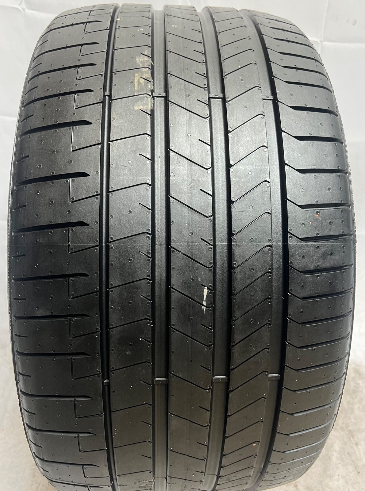 1 – TAKEOFF 305/30ZR21 XL (104Y) Pirelli P Zero PZ4 (NF0 ELECT) – 6160 NO REPAIR