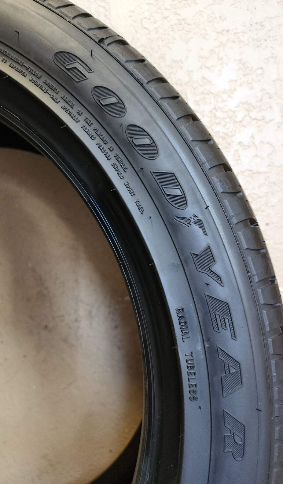 245/45R19 98W Goodyear Eagle Touring 9.5/32 DOT 2121 2454519