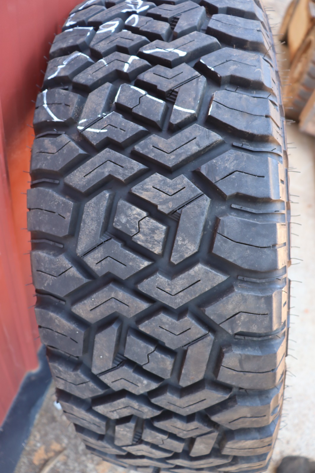 TIRE FURY COUNTRY HUNTER R/T 37X12.50 R20 LT 20″ 126Q