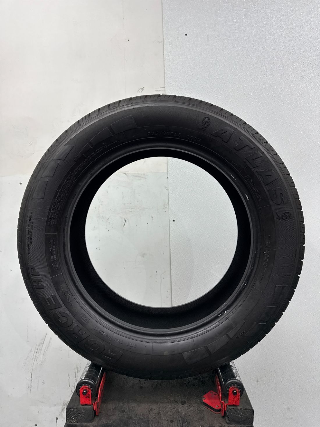 Used P225/60R18 Atlas Force HP 100 H – 9/32