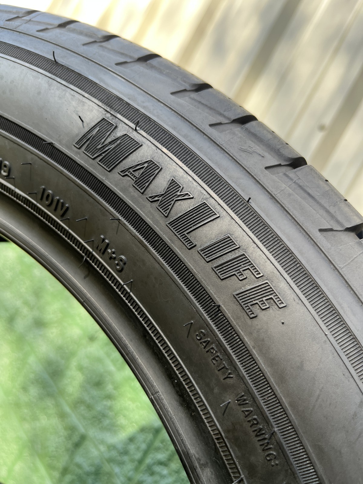 1 Tire Goodyear Assurance MaxLife 235/55E19 101V DOT.4423 11.5/32 NO Patch