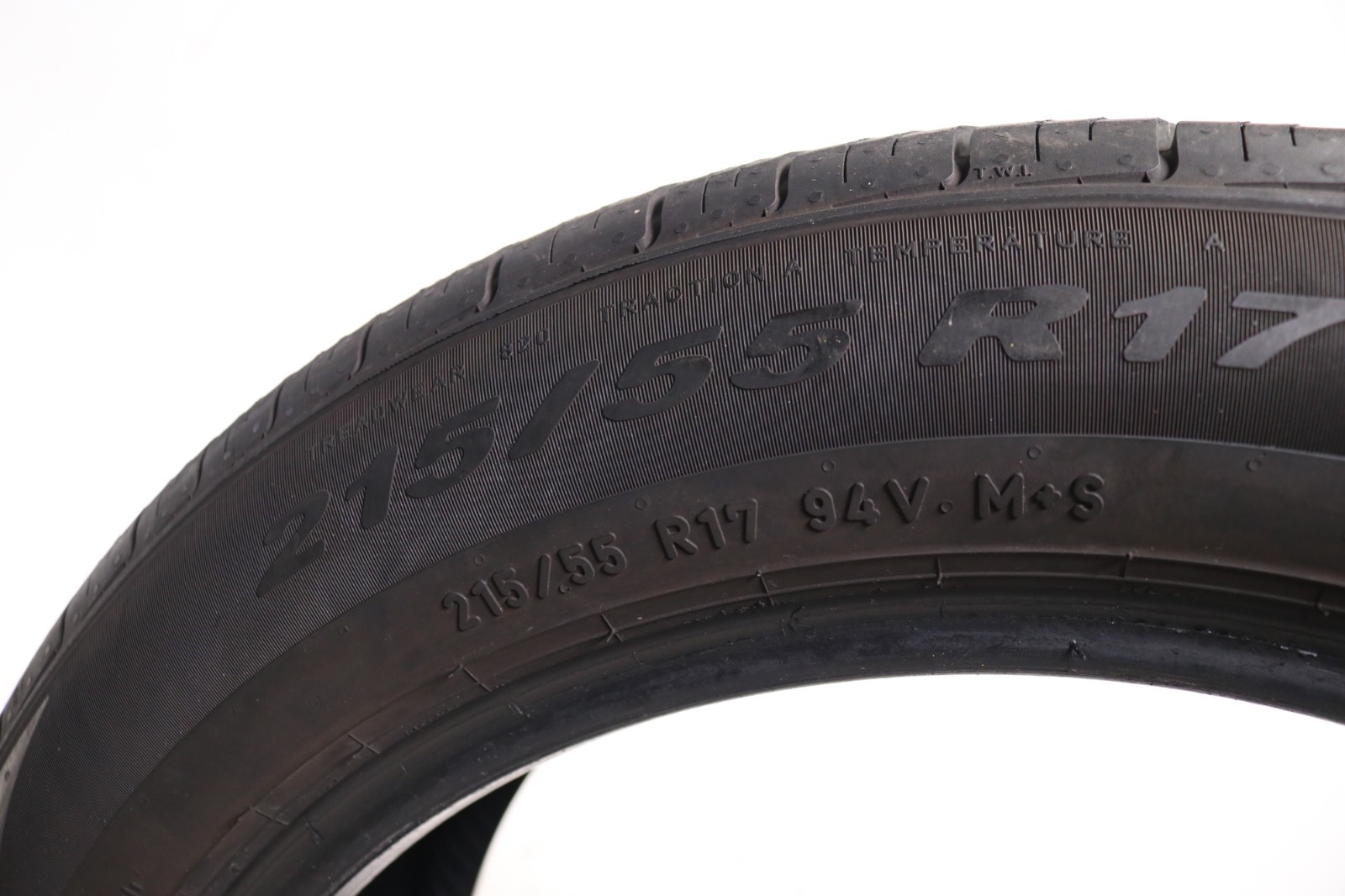 Set of 2 Used 215/55R17 Pirelli P4 Persist AS Plus – 94V – 9-10/32