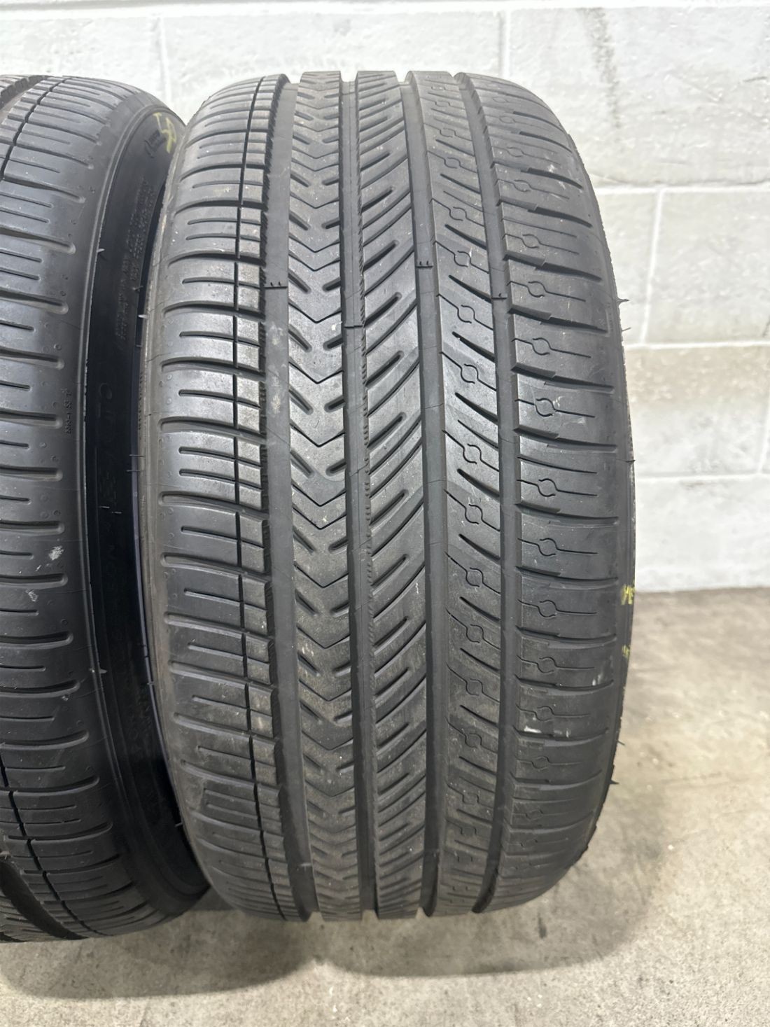 2x P255/35R21 Michelin Pilot Sport A/S 4 TO 9/32 98 W Used Tires 2553521