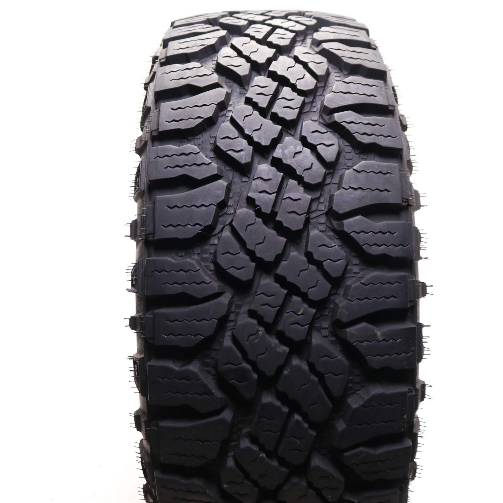 Used LT 285/60R20 Goodyear Wrangler Duratrac – 125/122Q – 17/32