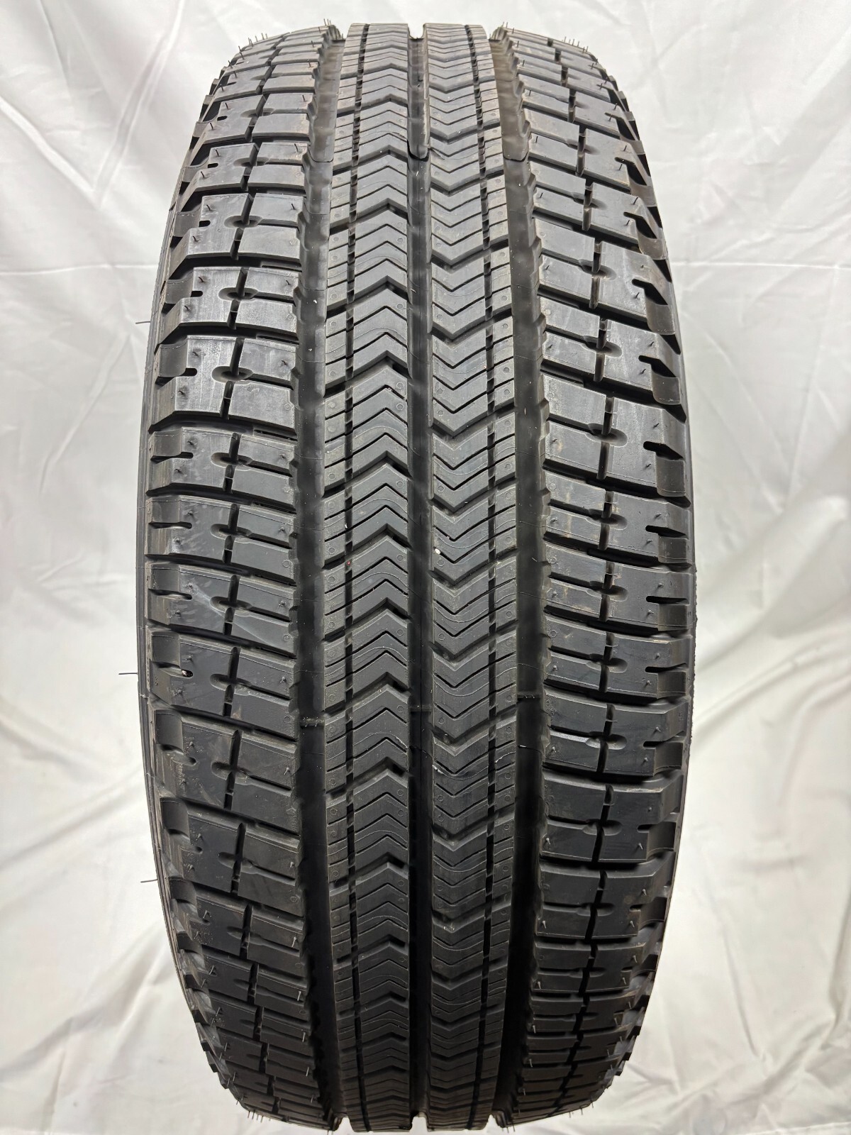 1 (One) Michelin Primacy XC – P275/65R18 Tire 2756518 FACTORY TAKEOFF