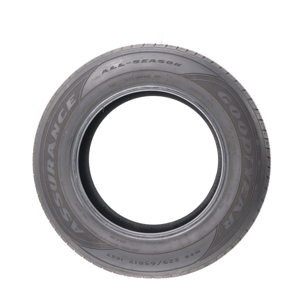 Set of (2) Used 225/65R17 Goodyear Assurance All-Season 102T – 7.5/32