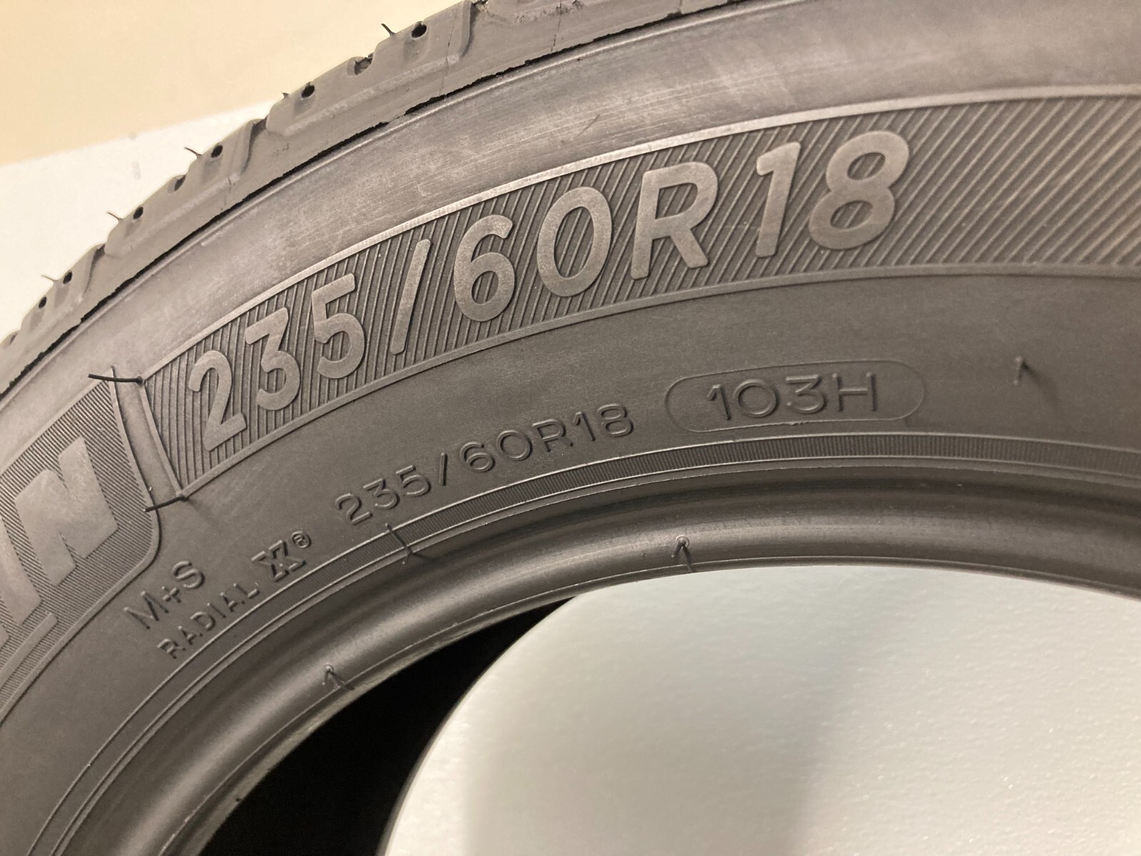Set 4 Tires 235 60 18 Michelin Premier Ltx A0 (6.00-7.50/32 = 70-88% Tread)
