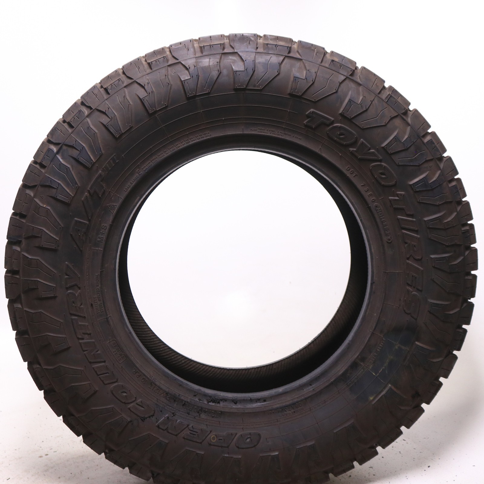 New LT 275/70R17 Toyo Open Country A/T III – 124/121T – 16/32