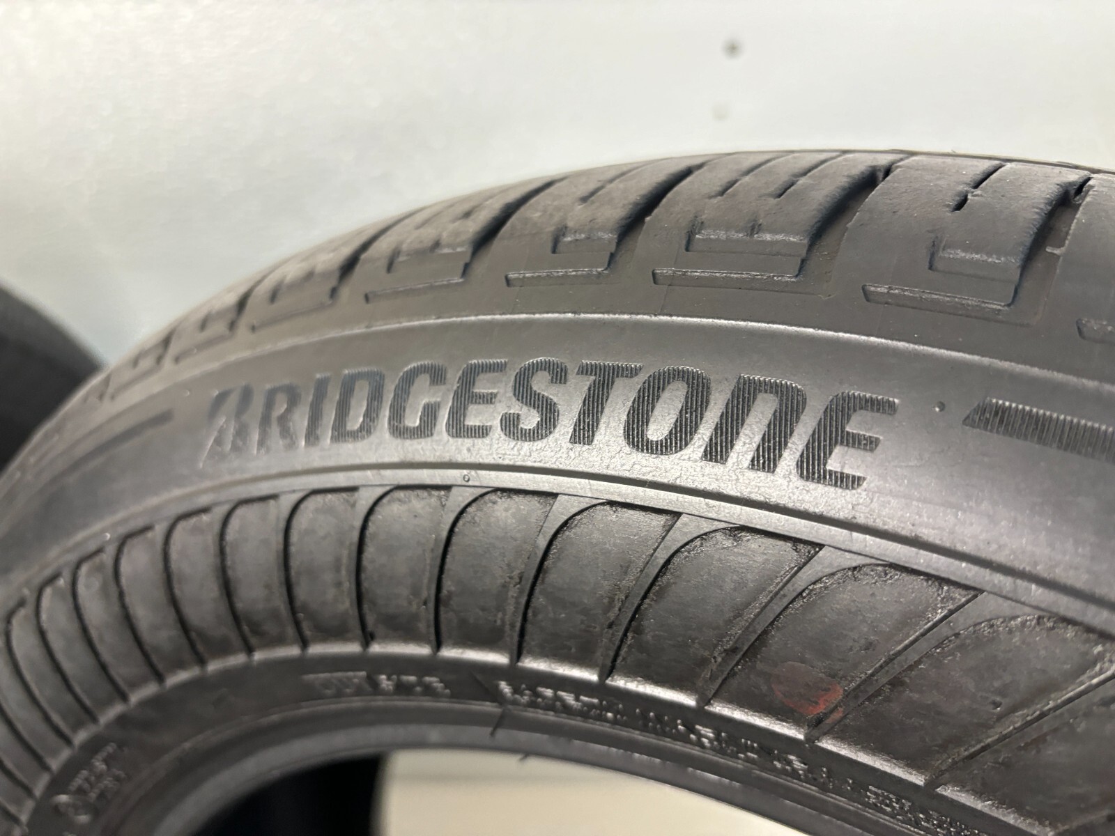 Set 4 Tires 235 60 18 Bridgestone Alenza A/S 02 Run Flat (70% Tread)