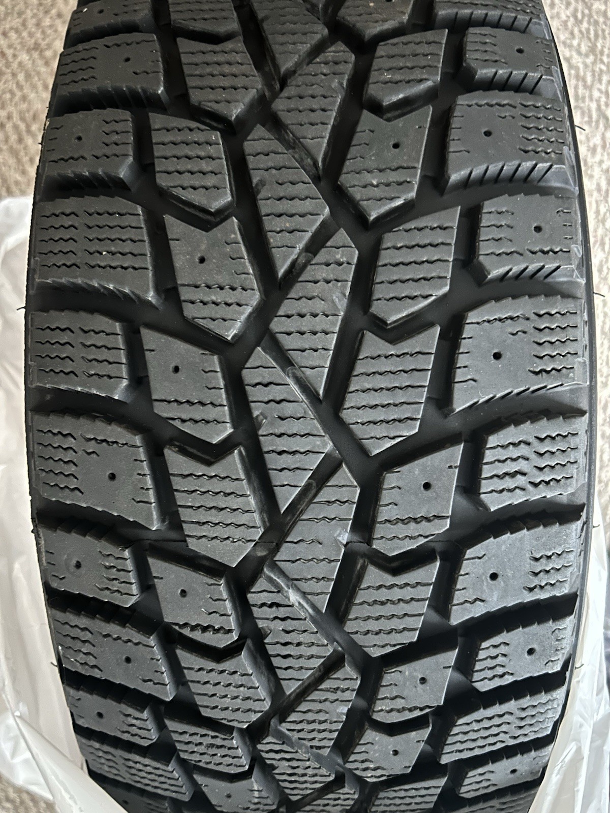 Set Of 4 Sumitomo Ice Edge Tires 215/55R16 97T *Local Pick Up Only*