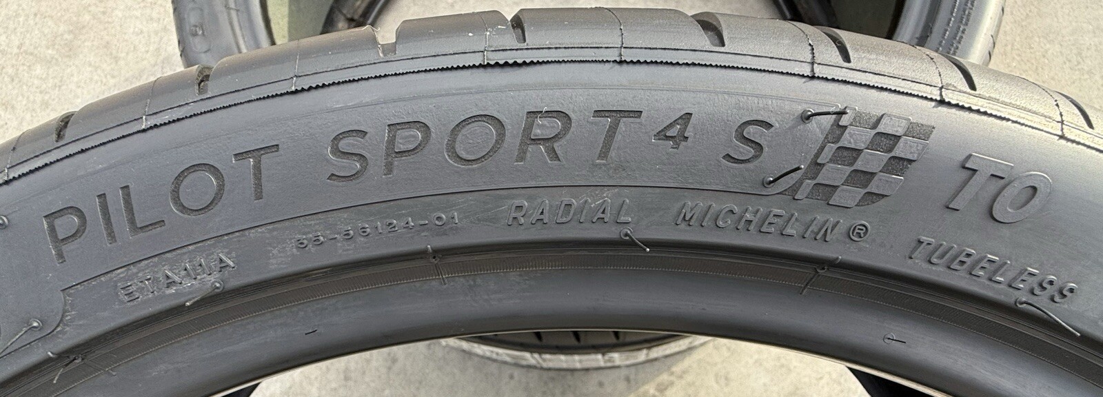 Set of TWO BRAND NEW 245/35ZR21 96Y Michelin Pilot Sport 4S Tires 2453521