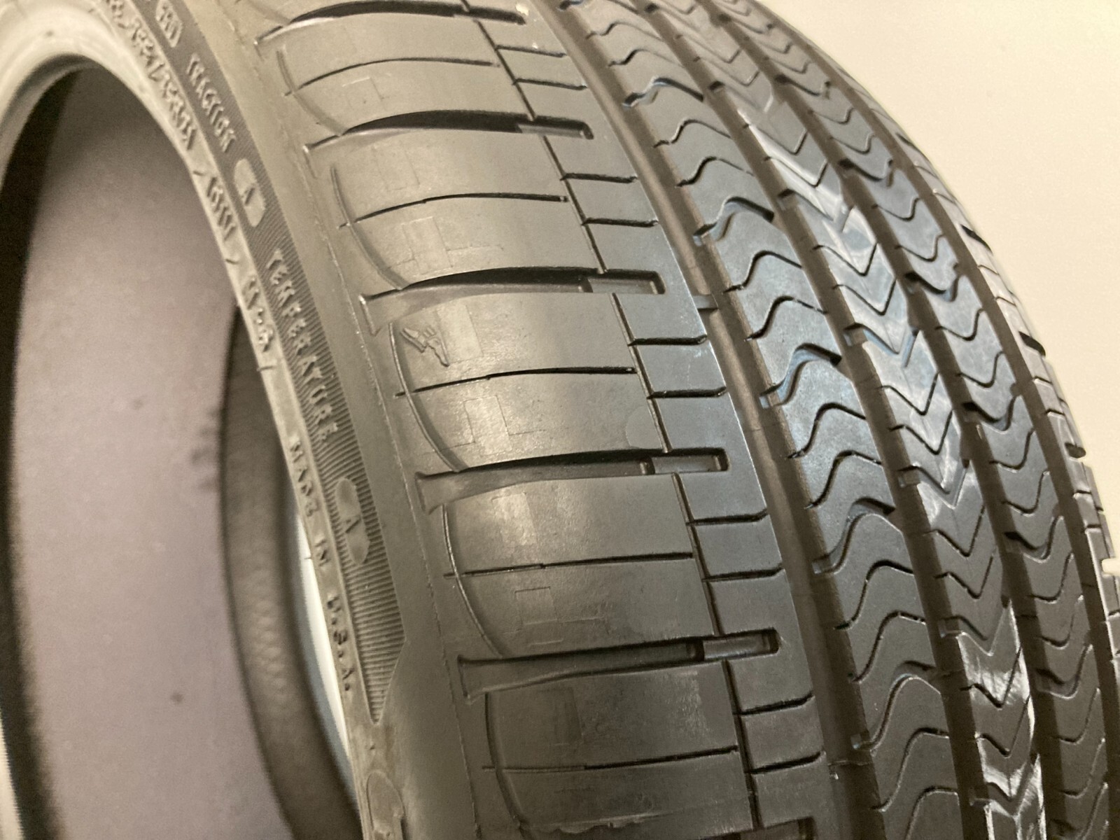 1 Tire 265 35 21 Goodyear Eagle Sport A/S Tesla (7.0-7.8/32 Tread) 101V