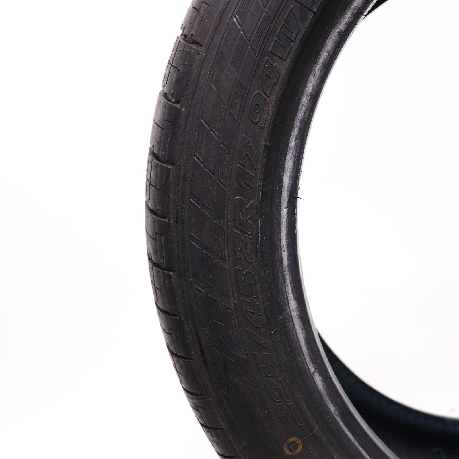 Set of 2 Used 225/45ZR17 Road Hugger GTZ – 94W – 9.5-10/32