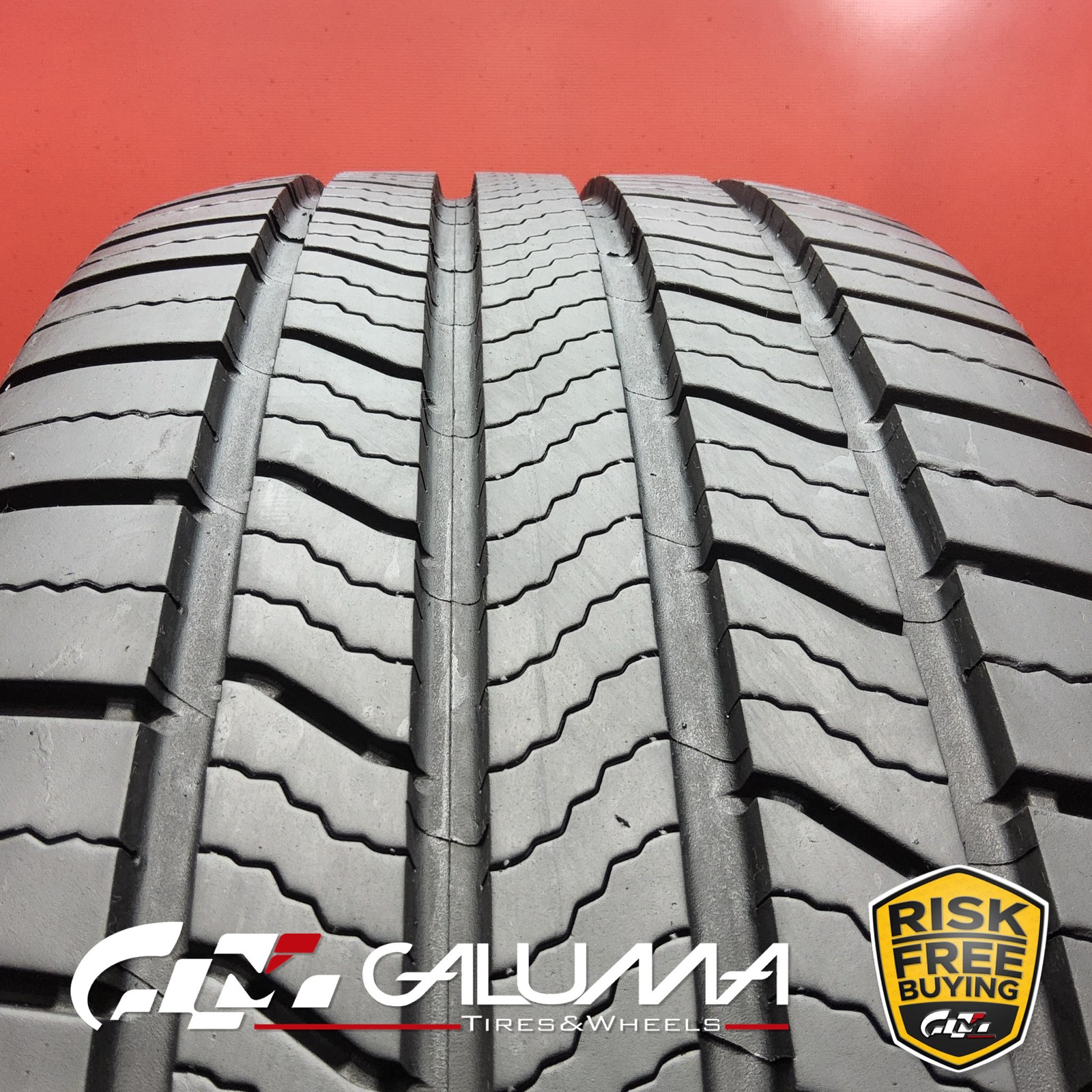 1 (One) Tire Michelin Defender 2 XL 235/55R19 235/55/19 105H No Repairs #94755