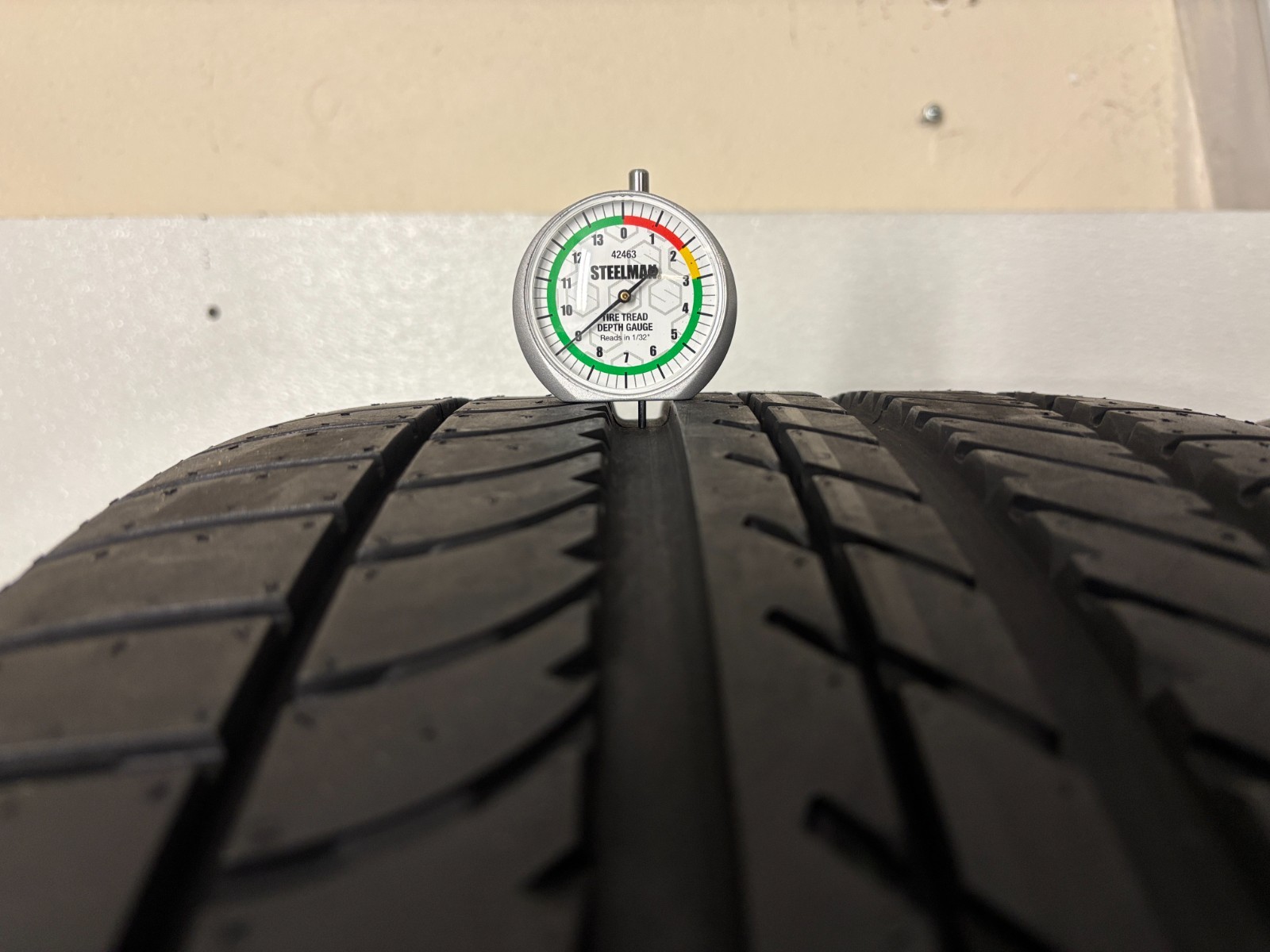 2 tires 295 40 22 Goodyear Eagle F1 Asymmetric SUV 8.50-9.00/32 = 94-100% Tread