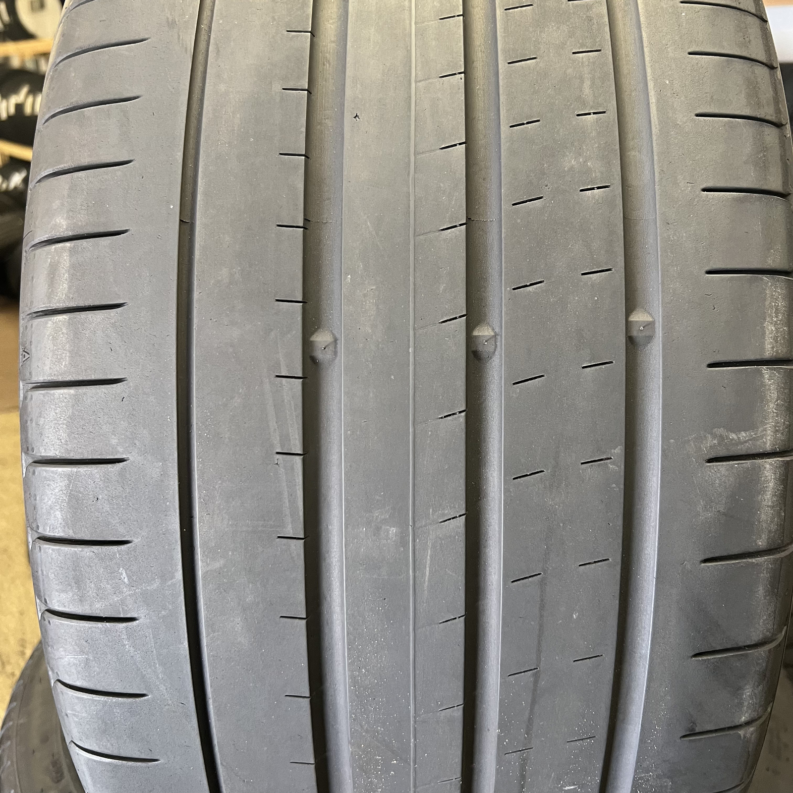 1 Tire LikeNew Yokohama Advan Sport V107 BMW HL 315/30R23 315/30R23 111Y