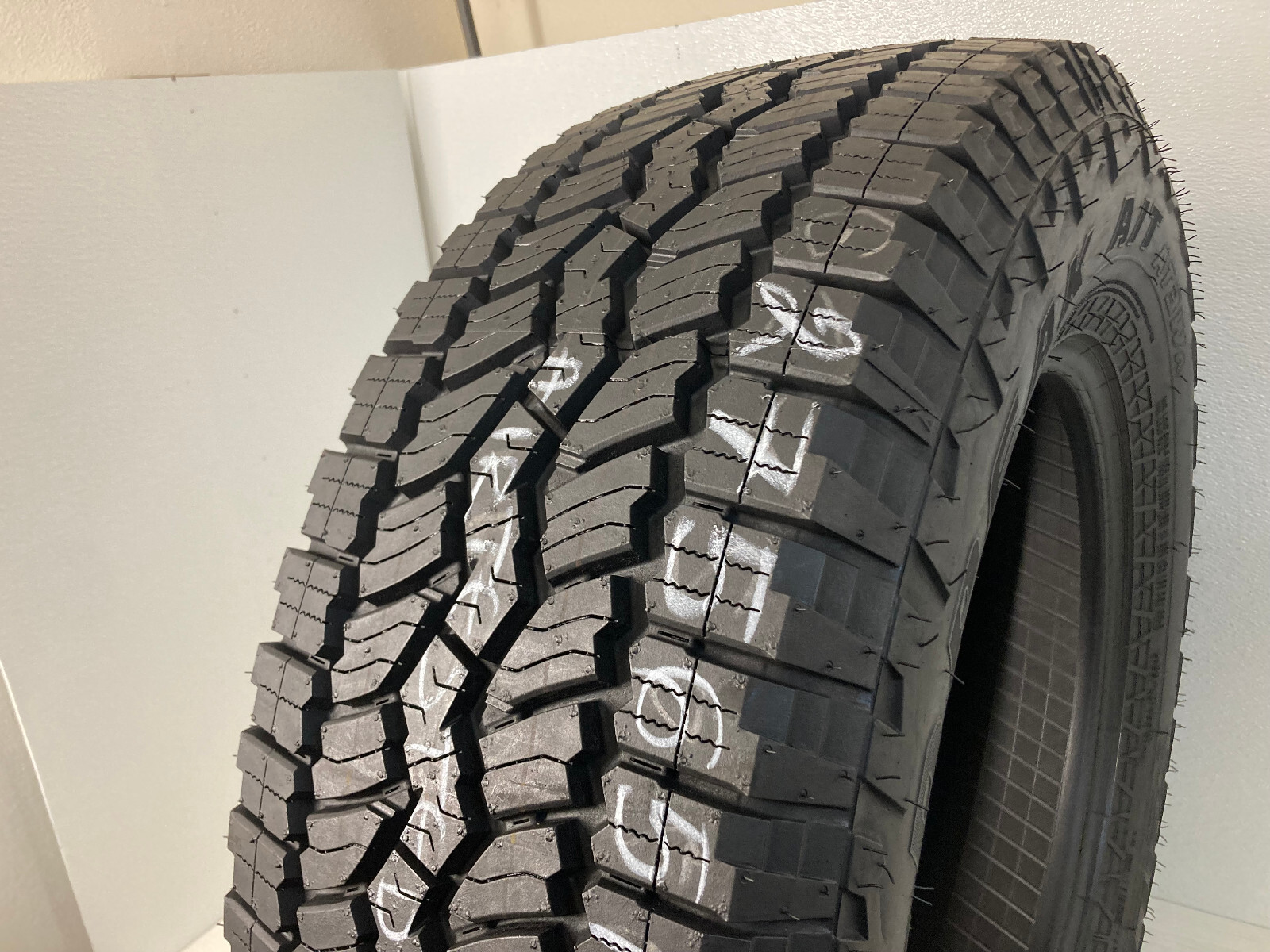 1 Tire LT 275 65 18 Falken Wildpeak A/t3w (100% Tread) NO REPAIRS 113S