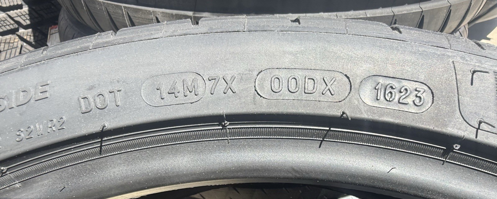 ONE BRAND NEW 235/35ZR20 92Y Michelin Pilot Sport 4S T0 Foam Tire 2353520