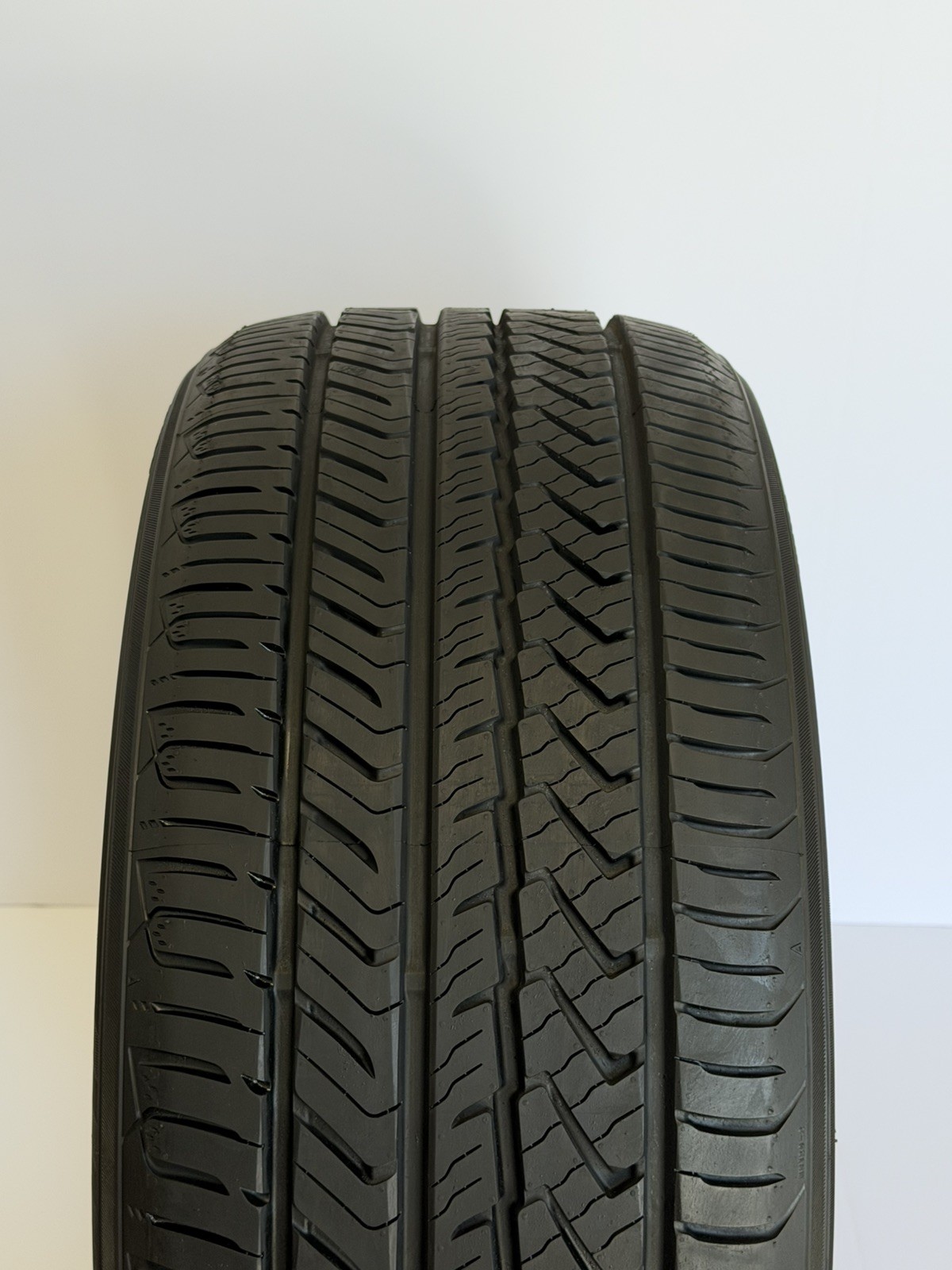 265/35R20 99Y Yokohama Advan Sport A/S+ 10.5/32 DOT 1723 2653520