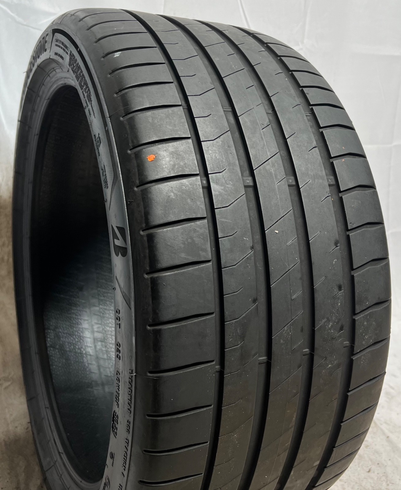 1 – NICE 285/35ZR20 (100Y) Bridgestone Potenza Sport – 7049