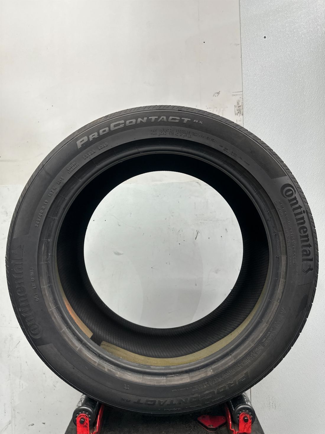 Used P285/40R19 Continental ProContact RX 107 W – 8/32