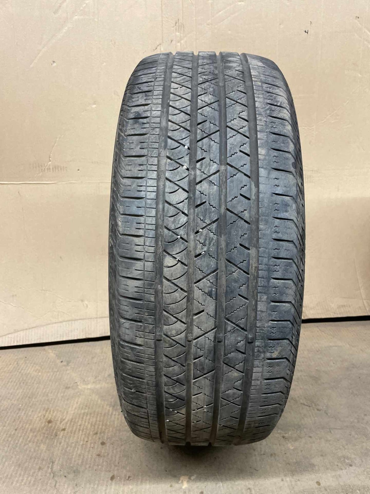 (A) CONTINENTAL CROSS CONTACT LX SPORT 255/50R20 105T DOT 1323 8/32NDS