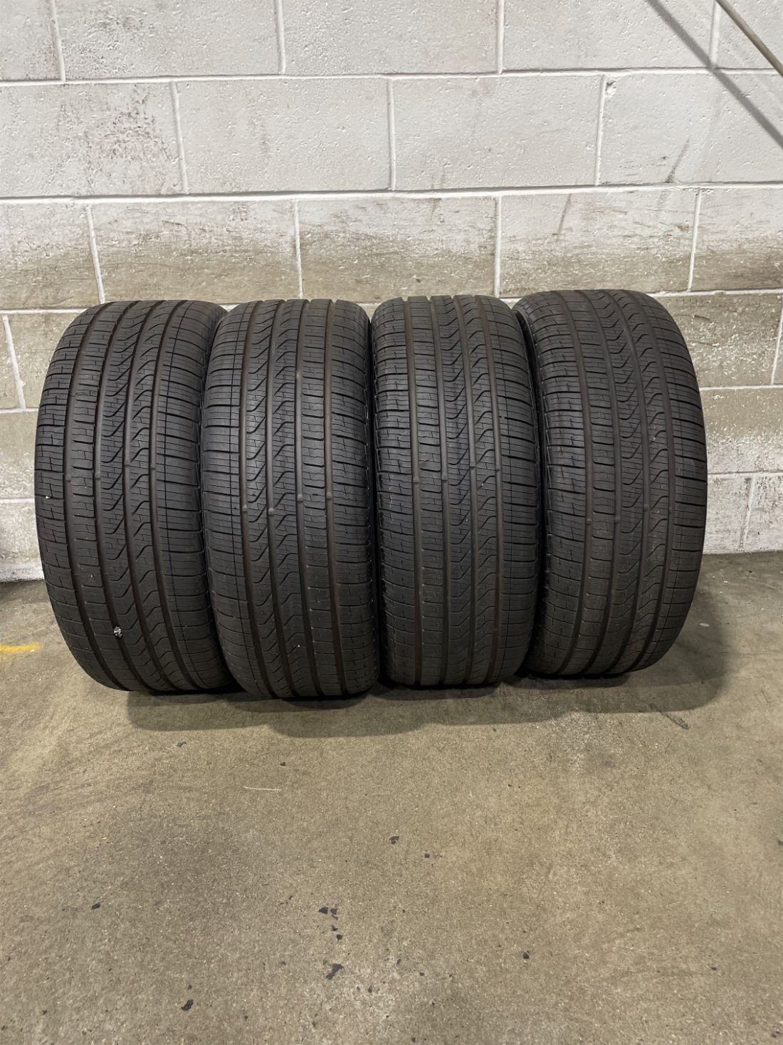 4x P225/40R19 Pirelli Cinturato P7 A/S RSC Run Flat 8/32 93 H Used Tires 2254019