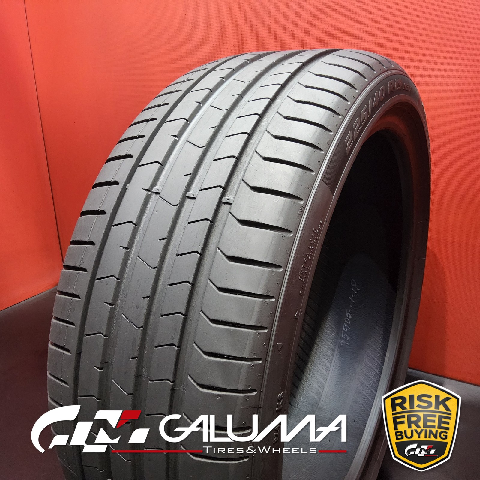 1 Tire LikeNEW Pirelli P-Zero (PZ4) RunFlat ★ XL 225/40R19 225/40/19 93Y #95905