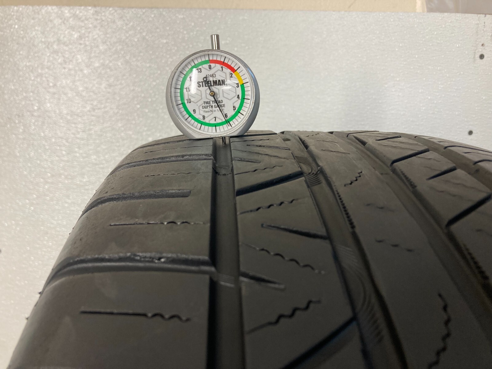 1 Tire 255 45 20 Cooper Zeon RS3-G1 (5.3-6.0/32 Tread) 101W