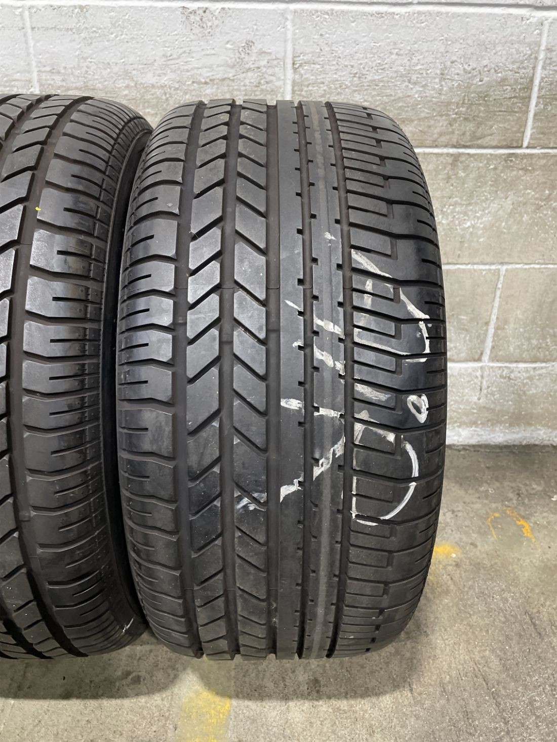 2x P275/40R18 Pirelli P Zero Asimmetrico F 8/32 99 Y Used Tires 2754018