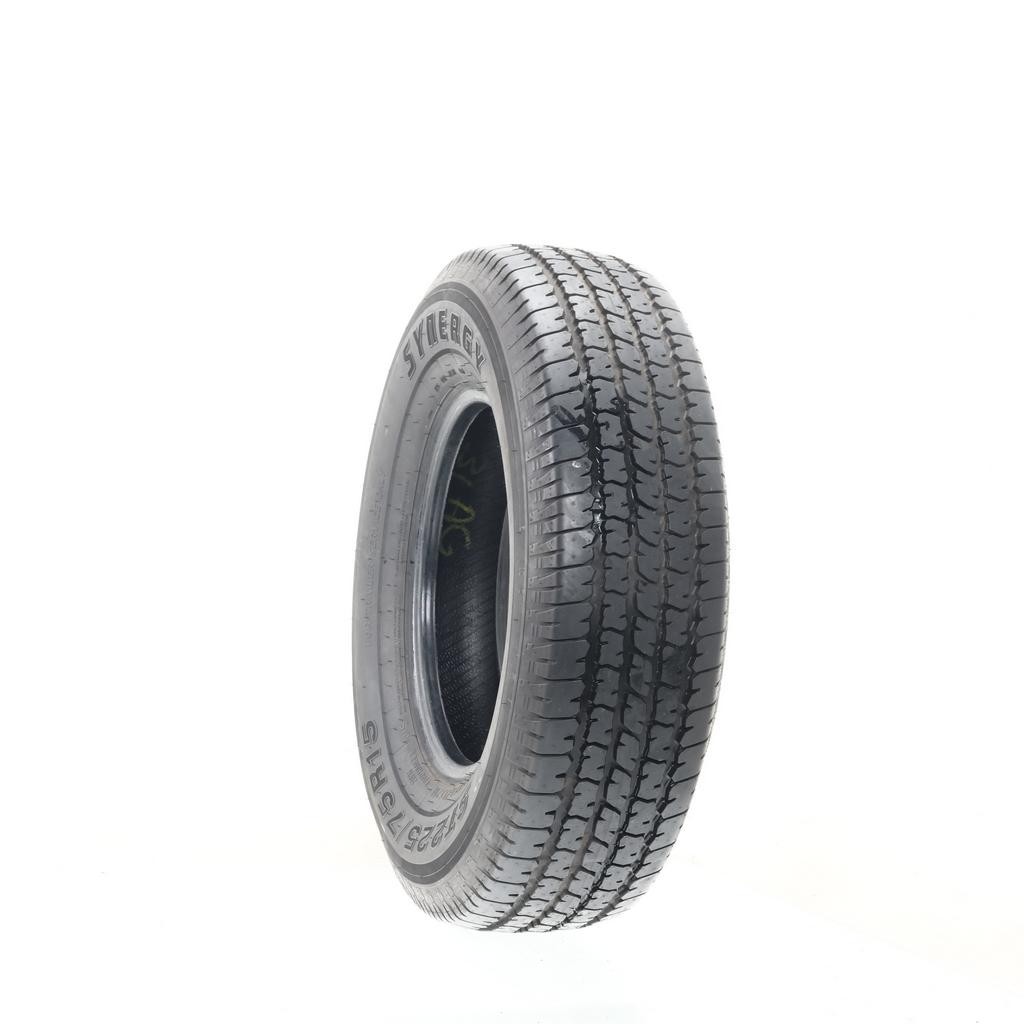 Driven Once ST 225/75R15 Synergy ST801 117/112M – 8/32