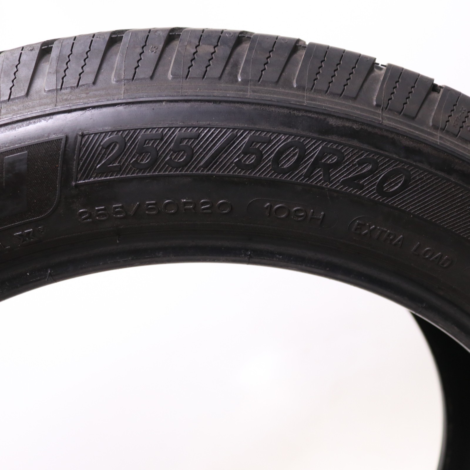 Set of 2 Used 255/50R20 Michelin Defender LTX M/S – 109H – 7-8/32