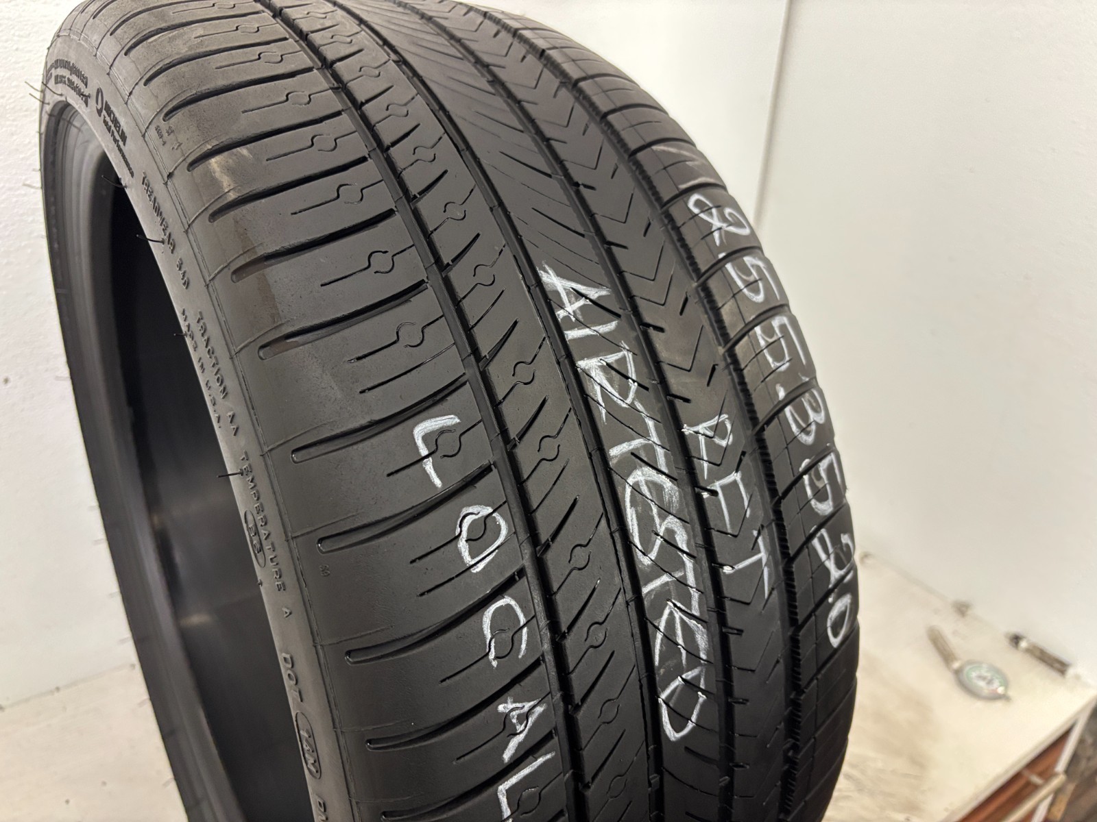 NO SHIPPING ONLY LOCAL PICK UP 1 Tire 255 35 20 Michelin Pilot Sport A/S ZP RFT
